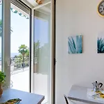 Guesthost - Tre Ponti Panoramic Seaview Apartment *