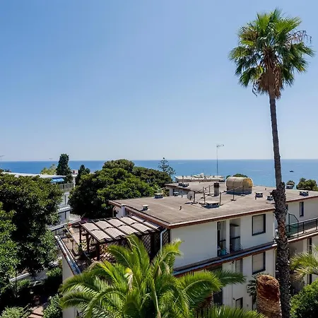 Апартаменты Tre Ponti Panoramic Seaview *