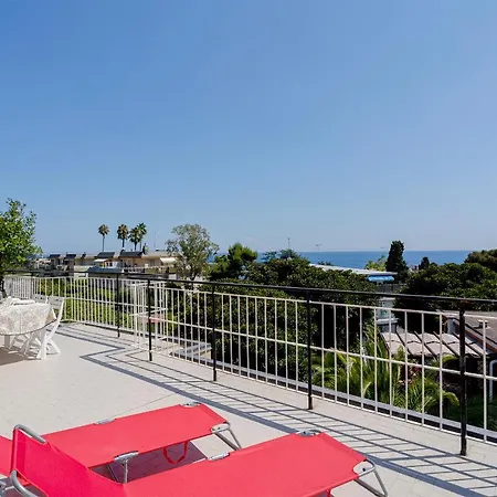 Guesthost - Tre Ponti Panoramic Seaview Lägenhet