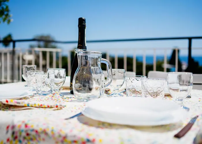 Guesthost - Tre Ponti Panoramic Seaview Apartamento Sanremo