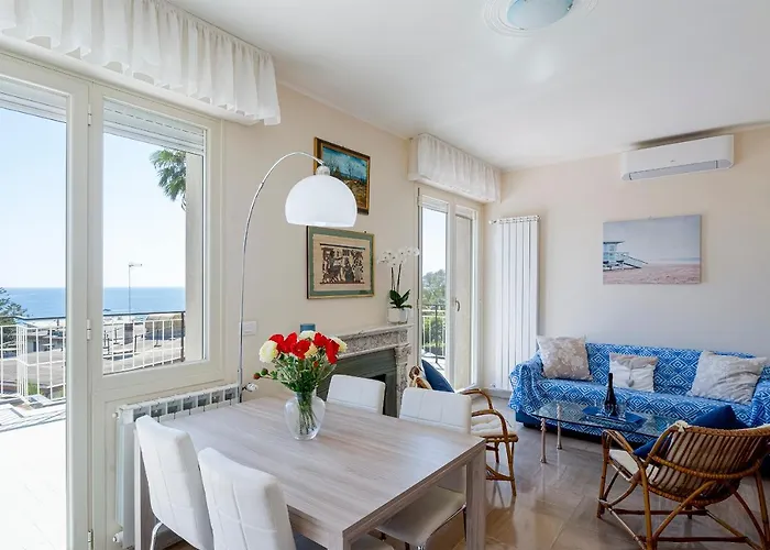 Apartamento Guesthost - Tre Ponti Panoramic Seaview *