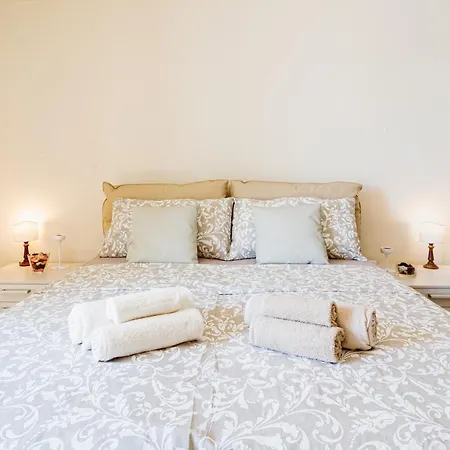 Guesthost - Tre Ponti Panoramic Seaview