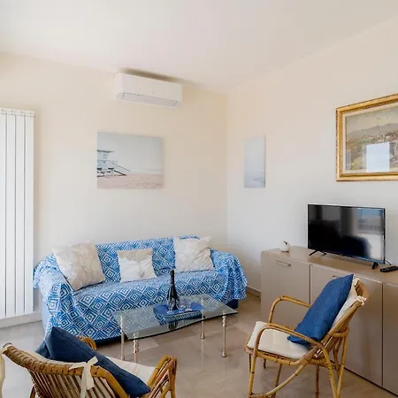 Tre Ponti Panoramic Seaview Apartment *