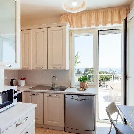 Tre Ponti Panoramic Seaview Apartment *